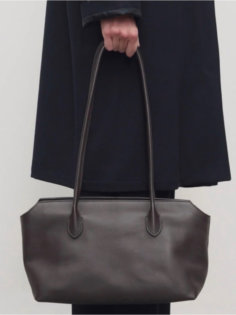 Terrasse  Leather Shoulder bag, new with receipt 04/26. Sold out worldwide